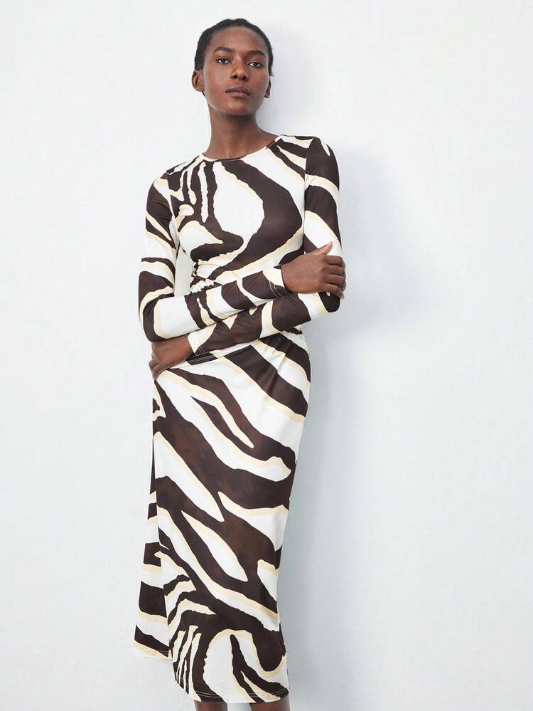 SHEIN Maija Vestido Preto e Branco Feminino com Bloco de Cores em Contraste, Padrão Geométrico Listrado, Gola Redonda, Manga Longa, Ajustado com Linha H e Detalhe Torcido na Frente, Vestido Casual Urbano Chique para Escritório, Eventos Sociais e Férias, com Elegância Discreta e Versátil