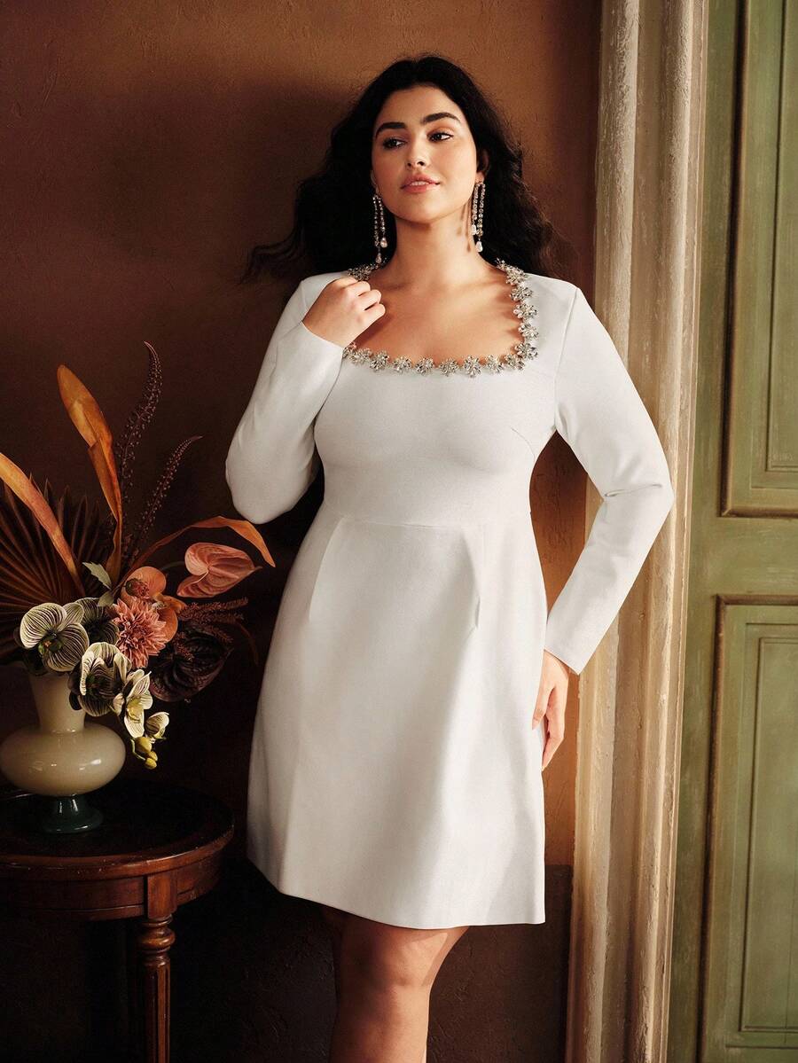 tall cool woman in a black dress Lace-Back Long Formal Prom Size:(US 8-10)M FW25/26 Quinceañera Dresses Near Me