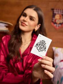 HARRY POTTER X SHEIN FanGlow Adesivo de tatuagem semipermanente Hogwarts House, 1 peça, suco de ervas, que dura 14 dias sem desbotar ou refletir, adequado para ombro, pescoço, clavícula, braço, arte corporal