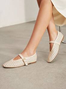 MOTF PREMIUM 女士镂空方头平底乐福鞋，适合新年假期、情人节 - 米色 - 查看 1