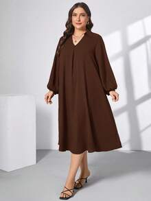SHEIN Essnce Plus Size Women Spring And Summer Fashion Casual Loose Comfortable Cool Daily Brown V-Neck Long Sleeve Mid-Length Dress, Conservative Dress,Church Clothes Women,Old Money Style,Modesty Clothes Women,Fall Outfits/Fall/Winter - Brown - View 3