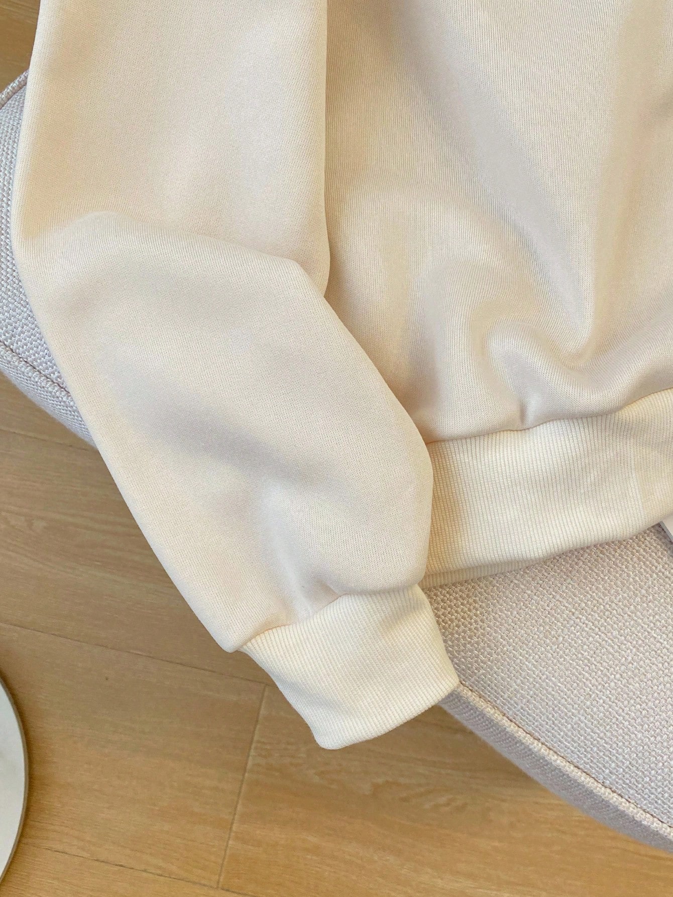 مجموعة بنطلون فضفاض مطبوع رقميًا بنمط المربعات وبل...