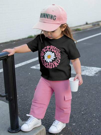 SHEIN 女婴时尚可爱街头风格白色短袖印花T恤和粉色工装裤套装，夏季