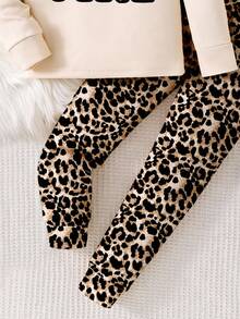 SHEIN 1set Baby Girls' English Print & Leopard Pattern Snug Fit Pajama Set, Long Sleeve Top And Pants, Spring/Autumn Mommy And Me Clothes Set Leopard Print Pajamas Toddler Girl Pajamas Leopard Print Toddler Clothes Snug Fit Tight Fit Pajamas Fall Winter - Apricot - View 5