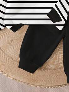 2 件套幼儿男童泰迪熊条纹印花圆领长袖运动衫和黑色裤子休闲套装，秋冬 - 彩色 - 查看 5