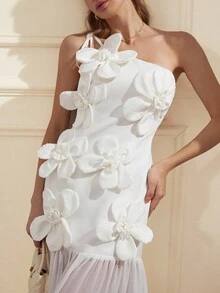 Aveloria Rosie 手工3D花卉装饰不对称肩部雪纺束腰连衣裙 - 白色 - 查看 1
