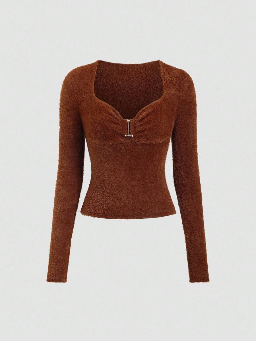 Sweetra Nouveau pull en fausse fourrure de vison à taille cintrée, décolleté en V avec décoration métallique, sexy et urbaine, couleur caramel, automne/hiver