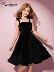 女孩万圣节哥特式黑色天鹅绒细肩带连衣裙，带蝴蝶结肩带，A 字腰褶裙，优雅精致的迷你派对连衣裙 - 黑色 - 查看 5