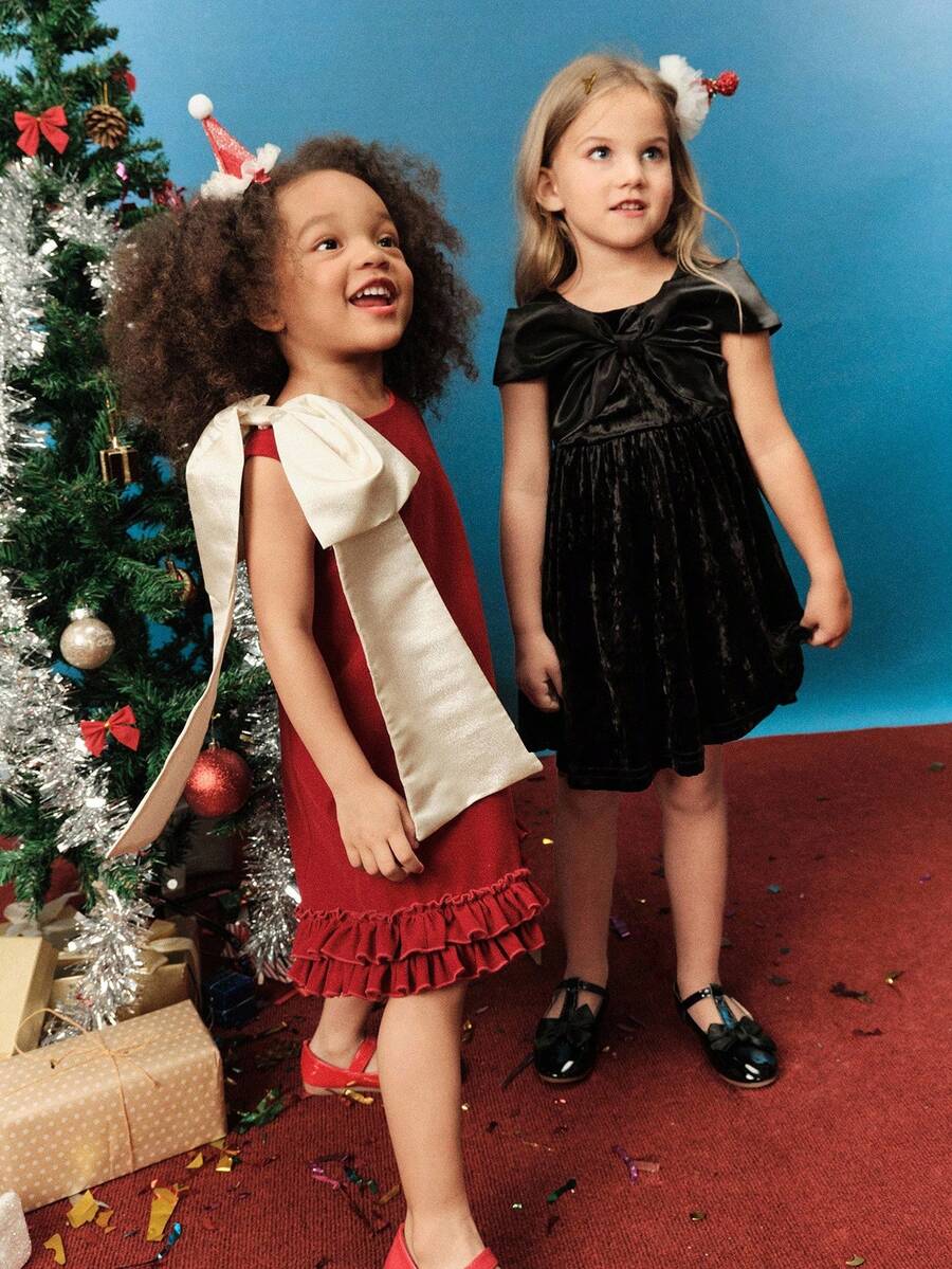 Maija Kids 优雅的黑色天鹅绒拼布连衣裙，带有反光水钻，露肩，缎带蝴蝶结装饰，圆领，精致的迷你连衣裙，适合圣诞节和日常休闲穿着 - 黑色 - 查看 1