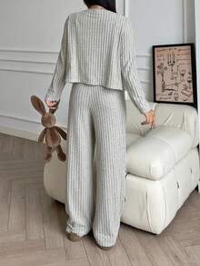 SHEIN 3 件套青少年女孩休闲日常搭配吊带背心、长袖开衫和松紧腰直筒裤针织套装，杏色 - 杏色 - 查看 2