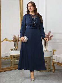 Modelyn Plus Size Women Elegant Minimalist Long Velvet Slim Dress - Royal Blue - View 3