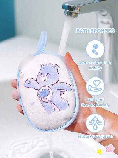 SHEIN X Care Bears 2 件装婴儿沐浴海绵，可爱卡通蓝色和粉色儿童沐浴球泡沫擦洗器