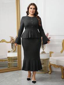 Modelyn 加大码女式纯色罗纹喇叭袖纽扣设计上衣和鱼尾下摆优雅两件套 - 深灰色 - 查看 3