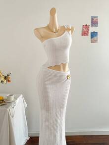 Soleia Women's Minimalist Metal Flower Knitted 2 Pieces Set, Vacation In Fall/Winter - White - View 4