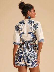 Travachic 2件套女士度假印花短款上衣和高腰裙裤 - 藍白色 - 查看 2