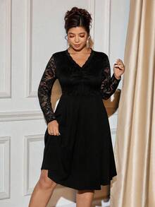 Cravure 大码女式 V 领荷叶边饰褶饰前蕾丝拼接长袖优雅派对连衣裙，秋冬 - 黑色 - 查看 1