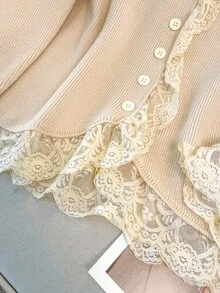 GlowEve CURVE 大码女式纯色撞色蕾丝长袖单排扣针织开衫 - 杏色 - 查看 3