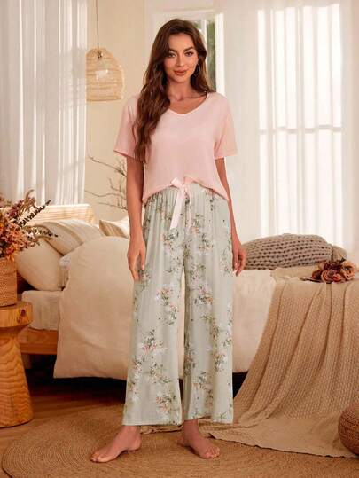 Serenescape Solid Color Short Sleeve Round Neck Top And Color-Block Floral Print Pants With Bow Decoration Summer Pajama Set Holiday Season