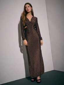 Nöista Đầm maxi dài tay màu đồng ánh kim ôm sát cơ thể với phần thân trên chữ V, những đường cắt tinh tế ở eo và dáng suông – một bộ trang phục dạ hội thanh lịch, sẵn sàng cho thảm đỏ mùa thu, hoàn hảo cho các bữa tiệc trang trọng, dự đám cưới, lễ tốt nghiệp, dạ hội hoặc những buổi đi chơi sang trọng. - Rỉ Nâu - Xem 5