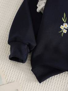 SHEIN Playful Pals 2 件套年轻女孩白色蕾丝领刺绣长袖上衣和海军蓝裤子运动服，休闲装适合日常穿着，春秋季，圣诞节 - 藏蓝色 - 查看 6