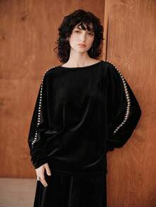 Uhlyne Uhlyne Women's Minimalist Elegant Velvet Batwing Sleeve Rhinestone Ribbon Splice T-Shirt - Black - View 5