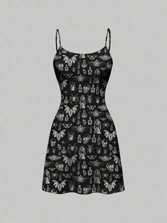 Nuisette imprimée tout-sur-tout avec squelette gothique, papillon de nuit, chauve-souris, araignée. Vêtement de nuit décontracté