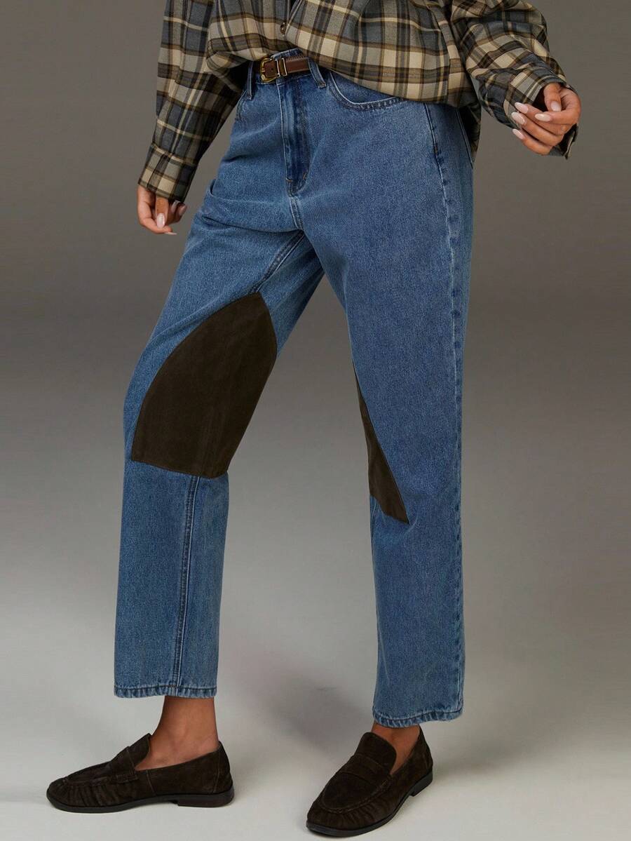 Athîral Denim Blå raka jeans med kontrastmärken för kvinnor | Tvättat indigofärgat denimtyg, strukturerad rak skuren silhuett, hög midja, kontrasterande paneler i mörk mocka-look, minimalistisk kapselstil för höst och vinter, enkelt kontors- och vardagsbruk, vinter för kvinnor, höst för kvinnor, nyår - Blå - Visa 1