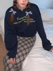 Jouncy 女式复古美式字母刺绣V领落肩运动衫 - 藏蓝色 - 查看 4