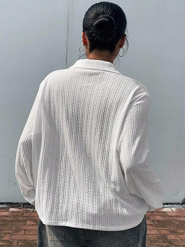 Dazy Plus Fashionable Casual Textured Fabric Turndown Collar Graphic Decor Loose Fit Long Sleeve White T-Shirt, Plus Size Women, Spring/Autumn