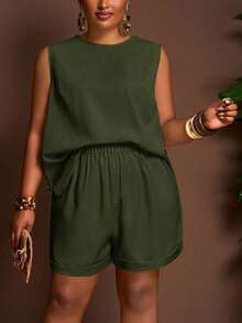 Slaydiva بدلة كاجوال فضفاضة للنساء كبيرات الحجم، تتكون من قميص بياقة مستديرة بدون أكمام وشورت، بلون أحادي