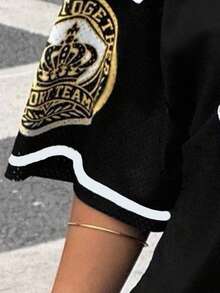 SHEIN 少女款超大黑色印花T恤，印有数字23，适合运动、街头穿搭、返校、休闲、大学、篮球、夏季穿着，Y2K风格街头服饰，嘻哈街头服饰。 - 彩色 - 查看 4