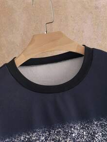 Manfinity NXTstreet 男士休闲蓝白渐变印花套头衫和裤子，秋季服装，冬季服装 - 彩色 - 查看 3