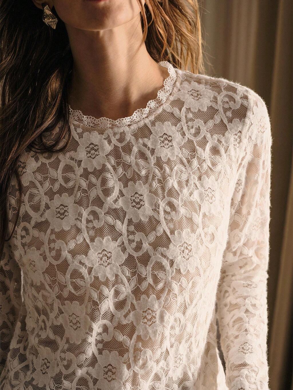 LACE SCALLOP TRIM TOP