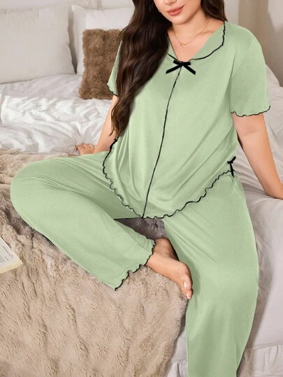 SHEIN 休闲简约 V 领撞色条纹蝴蝶结装饰柔软轻薄牛奶丝两件套睡衣套装，绿色短袖上衣和裤子，加大码，服装