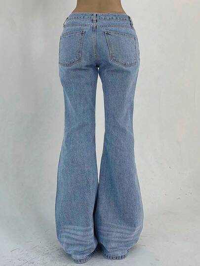 DAZY Quần jeans ống loe cạp trễ, túi cài nút phía trước dành cho nữ