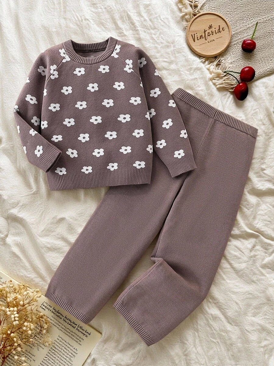SHEIN Vintaside Kids 女童和幼儿休闲时尚可爱卡通花朵毛衣和毛衣+毛衣裤羊毛套装，适合旅行和外出 - 咖啡棕 - 查看 1
