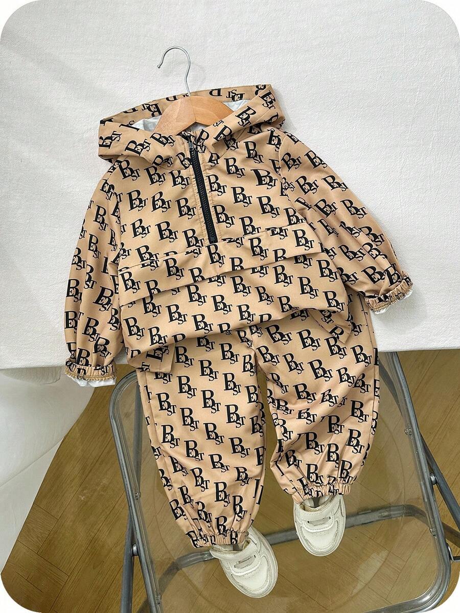 SHEIN Conjunto de 2 peças para bebês meninos e meninas, casual, vintage, estilo universitário, marrom, estampa de letras, gola alta, jaqueta com capuz e calças de corrida, moderno e descolado, adequado para primavera/outono - Multicolorido - Ver 1