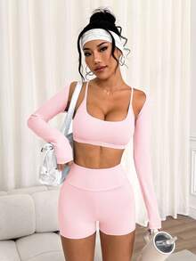 Sovereign Charm Conjunto de 3 piezas de ropa deportiva para mujer con chaqueta corta casual de manga ultra corta, body con diseño de espalda cruzada de tirantes finos y shorts ajustados