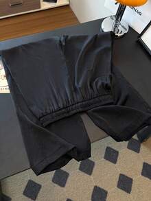 Everyssa 女士纹理缎面触感、飘逸、舒适优雅的阔腿裤，适合休闲、度假、春夏季穿着 - 黑色 - 查看 2