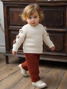 SHEIN Vintaside Kids مجموعة ملابس 2 قطعة للبنات من عمر 6 أشهر إلى 3 سنوات، بأسلوب كاجوال، مزينة بالزهور، تتكون من ملابس علوية كم طويل وبنطلون طويل - بني - مشاهدة 3