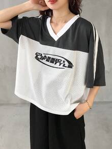 TrendSteals 女士撞色拼布摩托车风格字母印花 T 恤 - 白色 - 查看 3