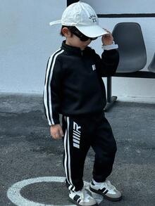 Set de 2 piese pentru copii, băieți, casual, versatil, confortabil, cu imprimeu imprimat, cu jumătate de fermoar, pulover cu mânecă lungă și pantaloni jogger lejeri, tricotați, potrivit pentru naveta, școală, sport, sport, primăvară/vară/toamnă/iarnă