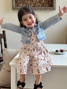 SHEIN Vintaside Kids 2 件套女婴牛仔碎花夹克和连衣裙休闲套装，适合秋季户外穿着 - 彩色 - 查看 2