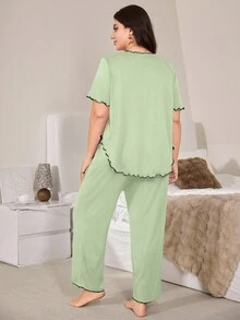 SHEIN 休闲简约 V 领撞色条纹蝴蝶结装饰柔软轻薄牛奶丝两件套睡衣套装，绿色短袖上衣和裤子，加大码，服装 - 綠色 - 查看 2