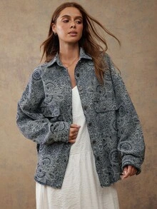 WESTFADE Kemeja Boyfriend Oversized Berkerah dengan Kancing Depan dan Kantong Serbaguna, Motif Paisley Jacquard, Campuran Katun Denim - Dark Wash - View 4