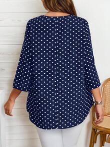 SHEIN CURVE+ Camisa casual de mujer talla grande con estampado de lunares, cuello con muesca y mangas enrolladas - Azul - Ver 2