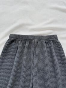 Prążkowane spodnie dla nastolatek