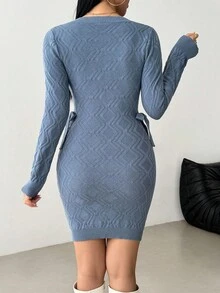 Modelyn Vestido Feminino Minimalista de Manga Longa com Ombros à Mostra, Ajustado, Decote em V e Amarração na Cintura - Azul Empoeirado - Visão 2