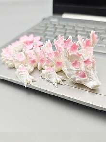 SHEIN 1 件迷人的 3D 打印可爱中国龙雕像（白色和粉色），带关节 - 非常适合家庭、办公室和汽车装饰 | 圣诞节等场合的理想礼物 | 塑料，无需电池（眼睛颜色可能因批次而异），3D 人物，办公室装饰，3D 打印动物，