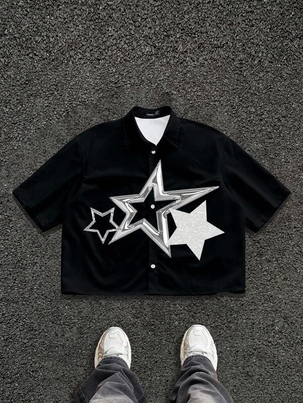 Manfinity ZONE917 Camisa corta de manga corta con estampado de estrellas, de corte casual y de una sola hilera de botones para hombre